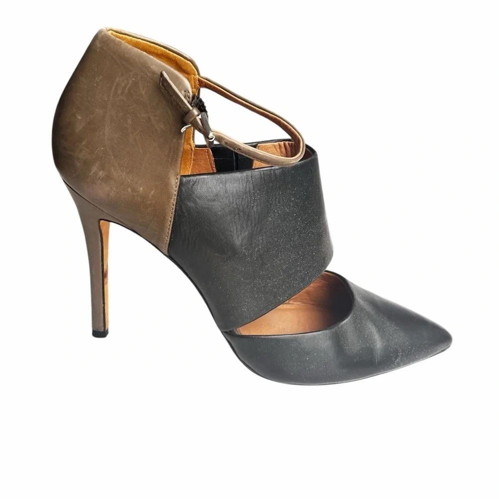 Coach Heart Pointy Toe Pump Black Olive Green Leather  Size 11